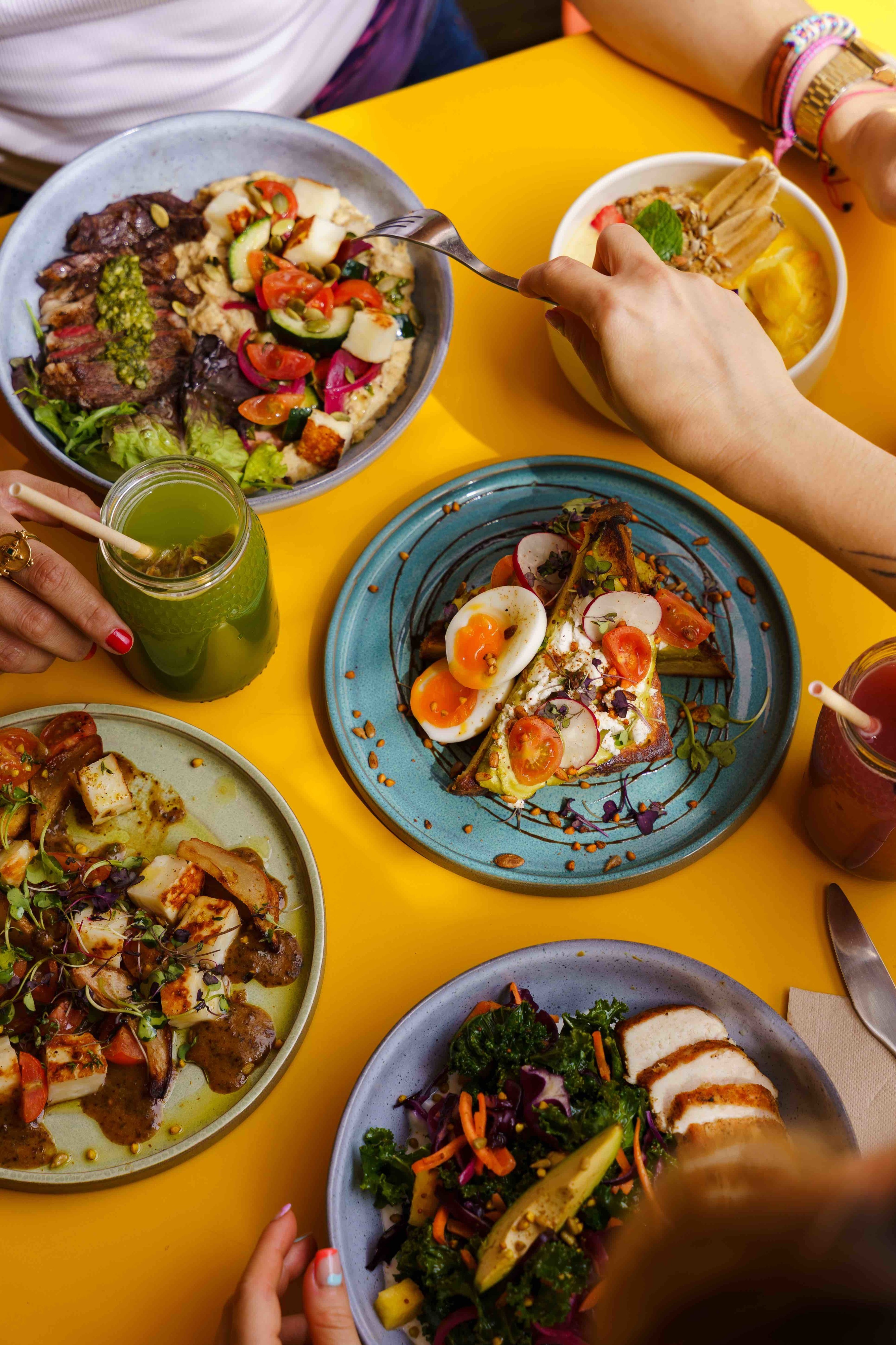 The Therapist lança menus para todos os gostos – e tem iogurte de pistáchio ou panquecas de matcha