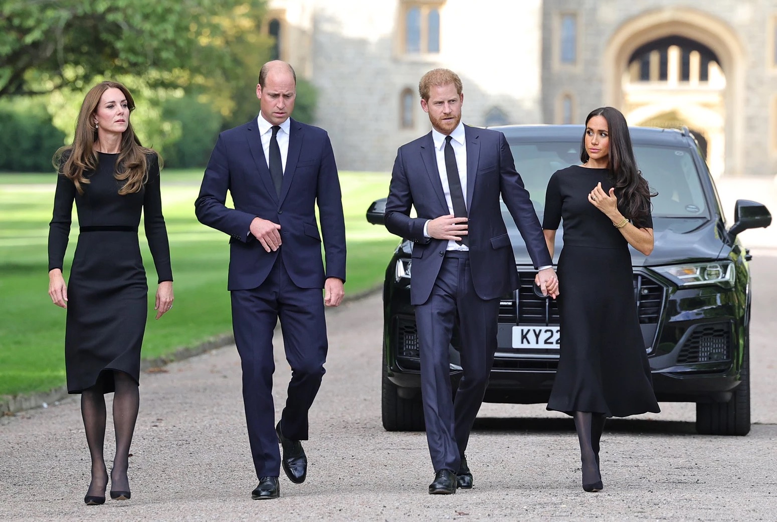 Harry e Meghan desejaram as melhoras a Carlos III e Kate. William segura o barco e cuida dos filhos