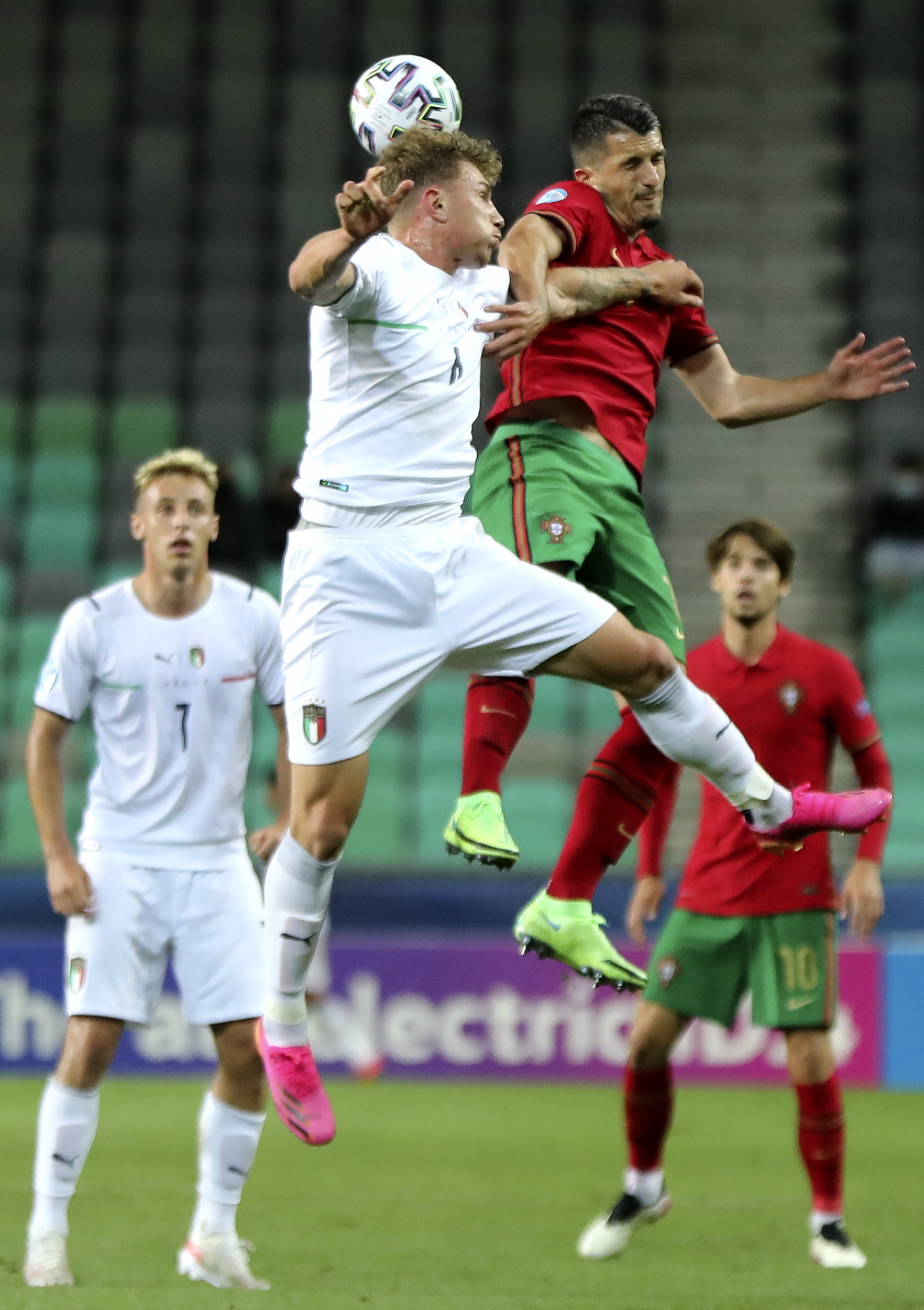 Sub-21 de Portugal vence Roménia em jogo particular com dois golaços - EURO  Sub 21 - SAPO Desporto