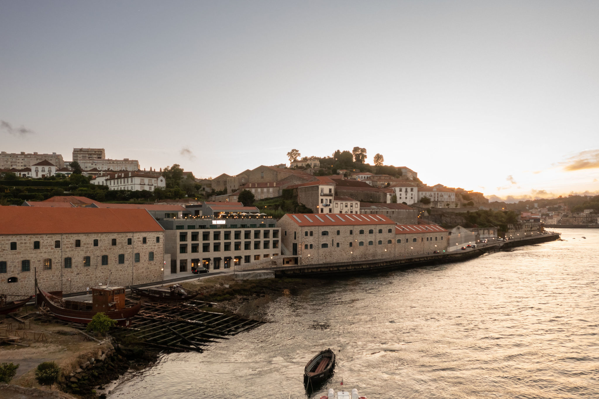 The Rebello. Neste aparthotel de luxo, dorme-se à beira Douro e acorda-se a ver a Ribeira