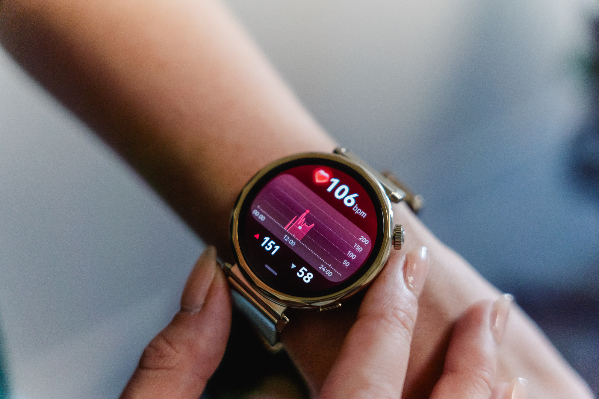 Da bateria que dura 2 semanas às funcionalidades de bem-estar, 5 aspetos que adorámos no novo smartwatch da HUAWEI