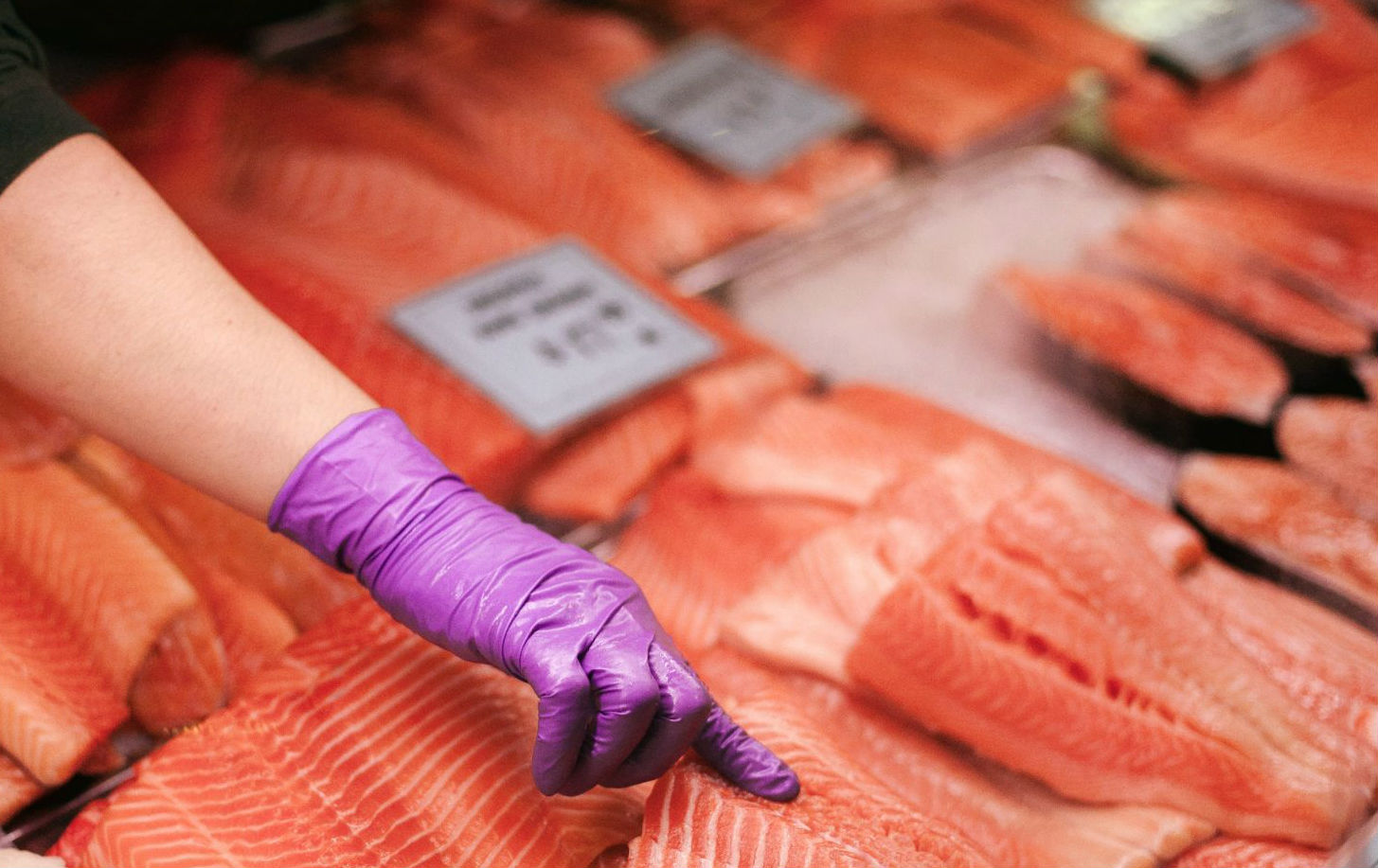 Salmão. Esqueça a ideia de que este peixe é do melhor que se pode comer (não é)