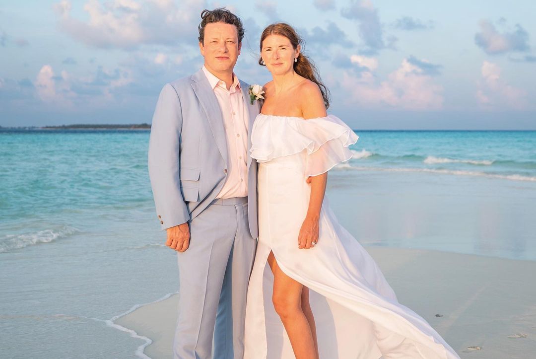 Jamie Oliver e a mulher voltam a casar-se e as fotos são tão brutais que até estamos sem fôlego