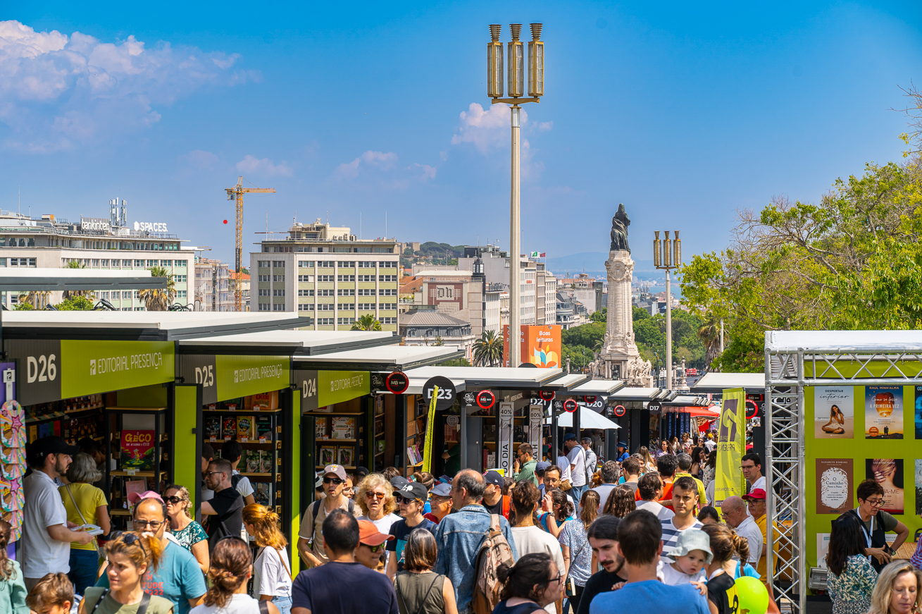 Estes 19 livros vão estar bem mais baratos na Feira do Livro de Lisboa. Veja quais são