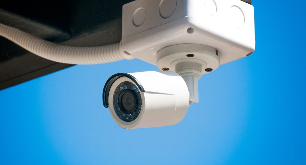 Falhas graves de segurança podem pôr câmaras inteligentes a espiá-lo