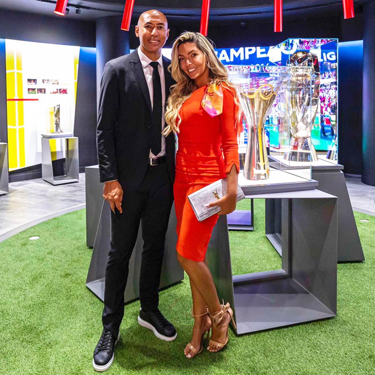 Ex-mulher de Luisão assaltada no centro de Lisboa. Influenciadora ficou sem mala de quase 2 mil euros