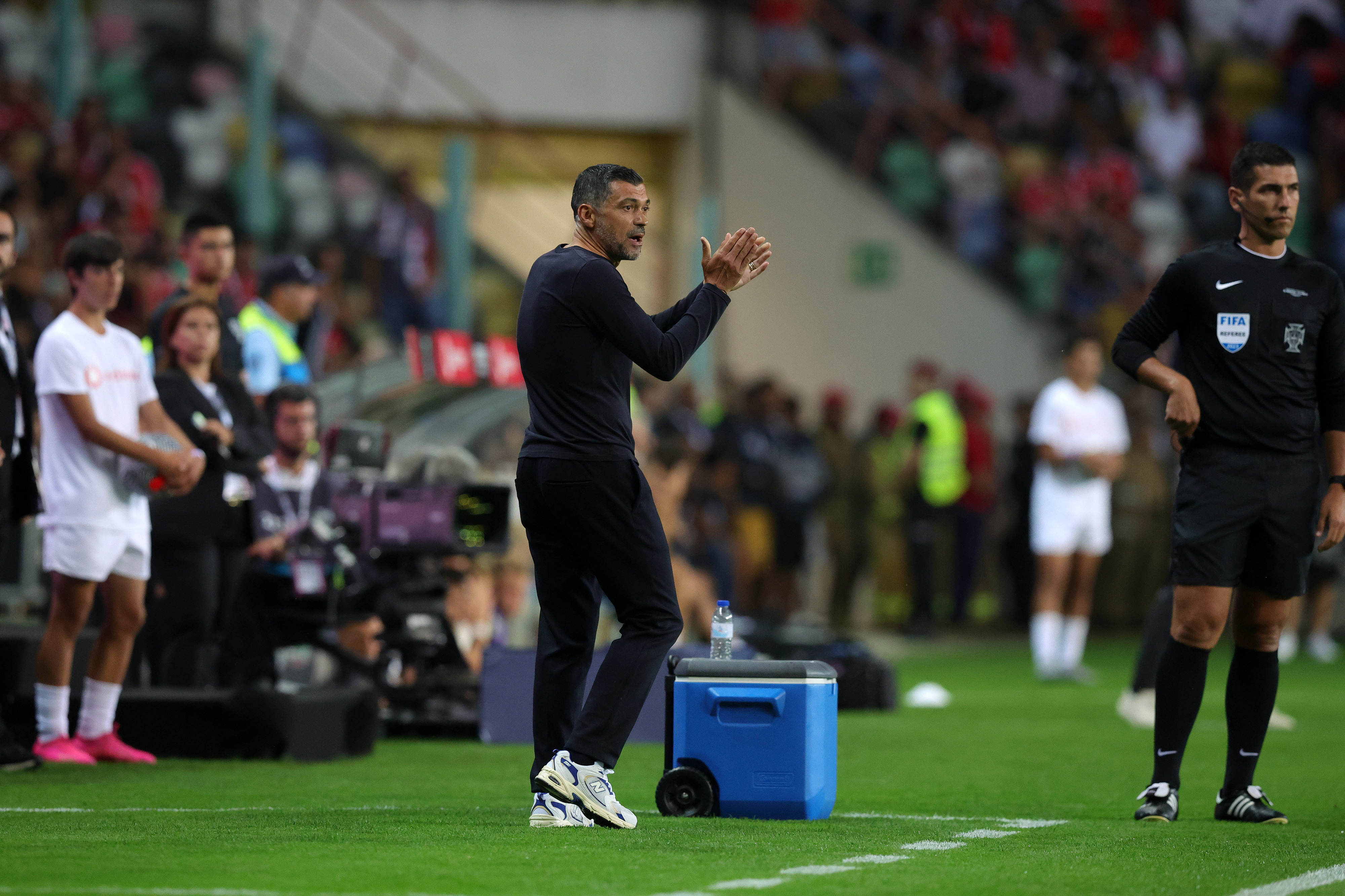 Reações dos jogadores de Portugal: Cancelo deu chapada de luva branca  Otávio feliz por João Neves que cumpriu sonho - EURO Qualificação - SAPO  Desporto