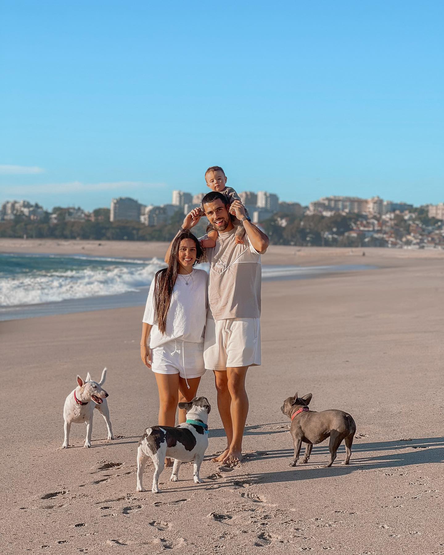 Diogo Costa é uma das estrelas deste Euro2024. 40 fotos amorosas do guarda-redes em família