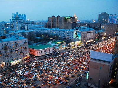 Na nova série da Netflix os assaltantes de “La Casa de Papel” são estudantes