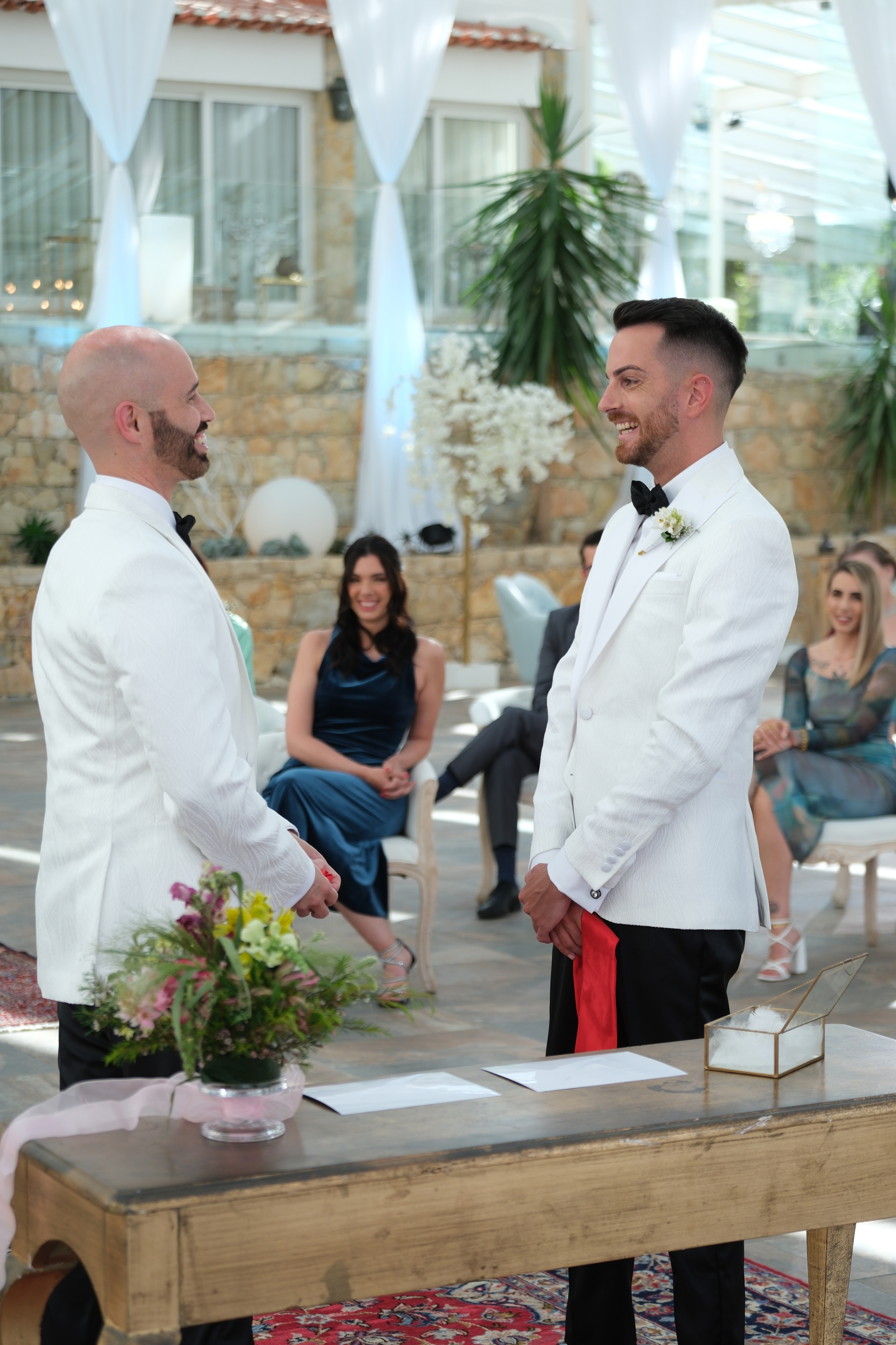 Primeiro par gay do “Casados à Primeira Vista” sobe ao altar. “Ficaram encantados um com o outro”