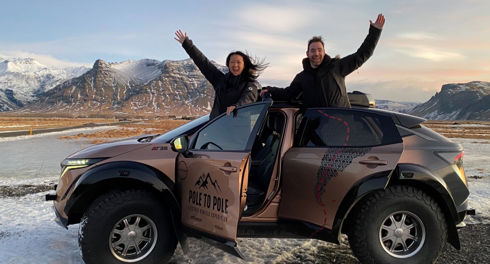 Casal bate recorde com viagem de 27 mil quilómetros num carro elétrico