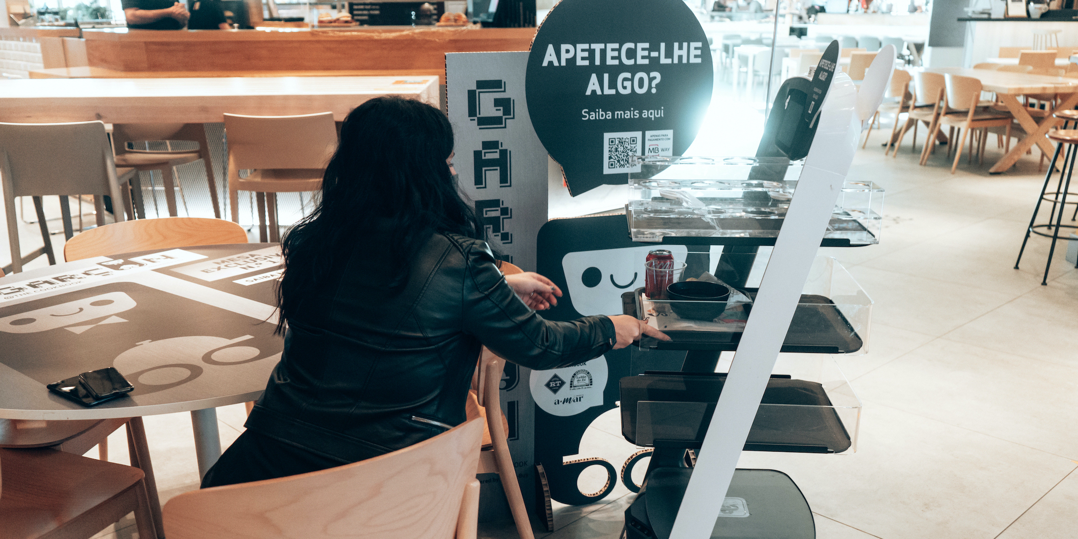 Sente-se à mesa e seja servido por um robot em restaurantes no NorteShopping