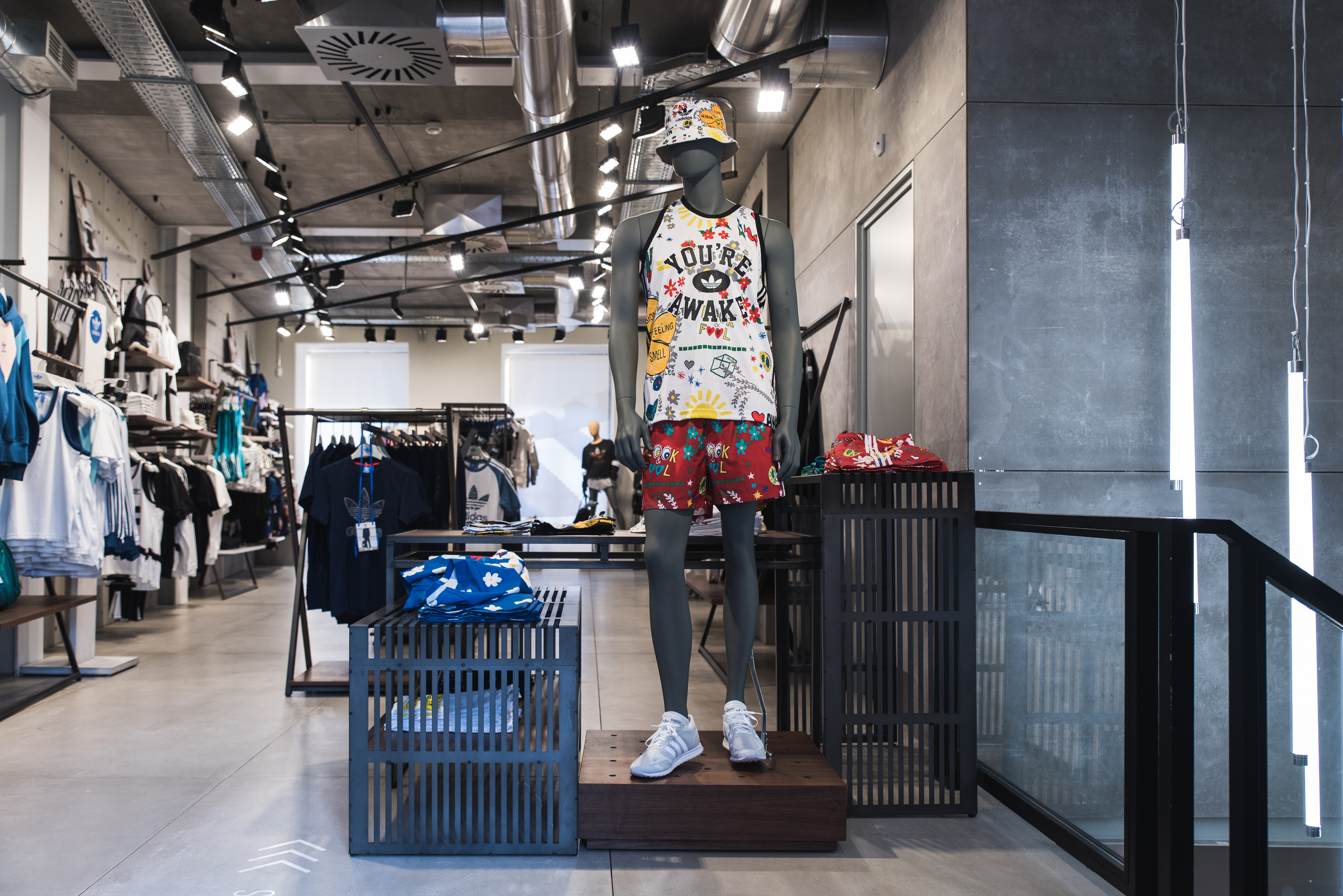 All submarine Salesperson A maior loja da Adidas abre em Lisboa - Atualidade - SAPO Lifestyle