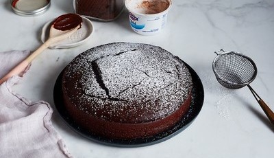O bolo de chocolate mais fácil do mundo: nem sequer precisa de pesar os ingredientes