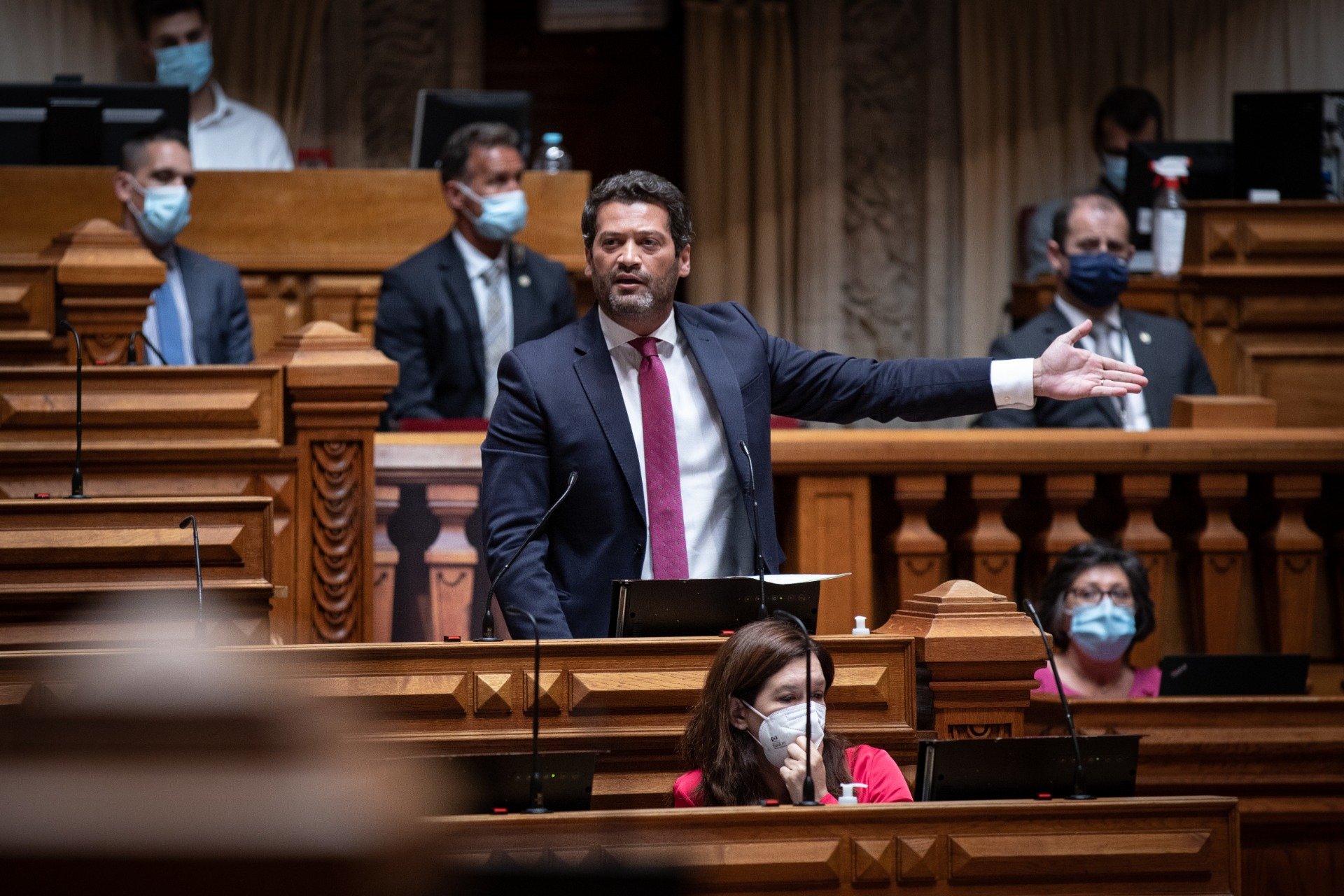 Ministério Público diz que Chega está ilegal. Ações políticas desde o congresso sem efeito