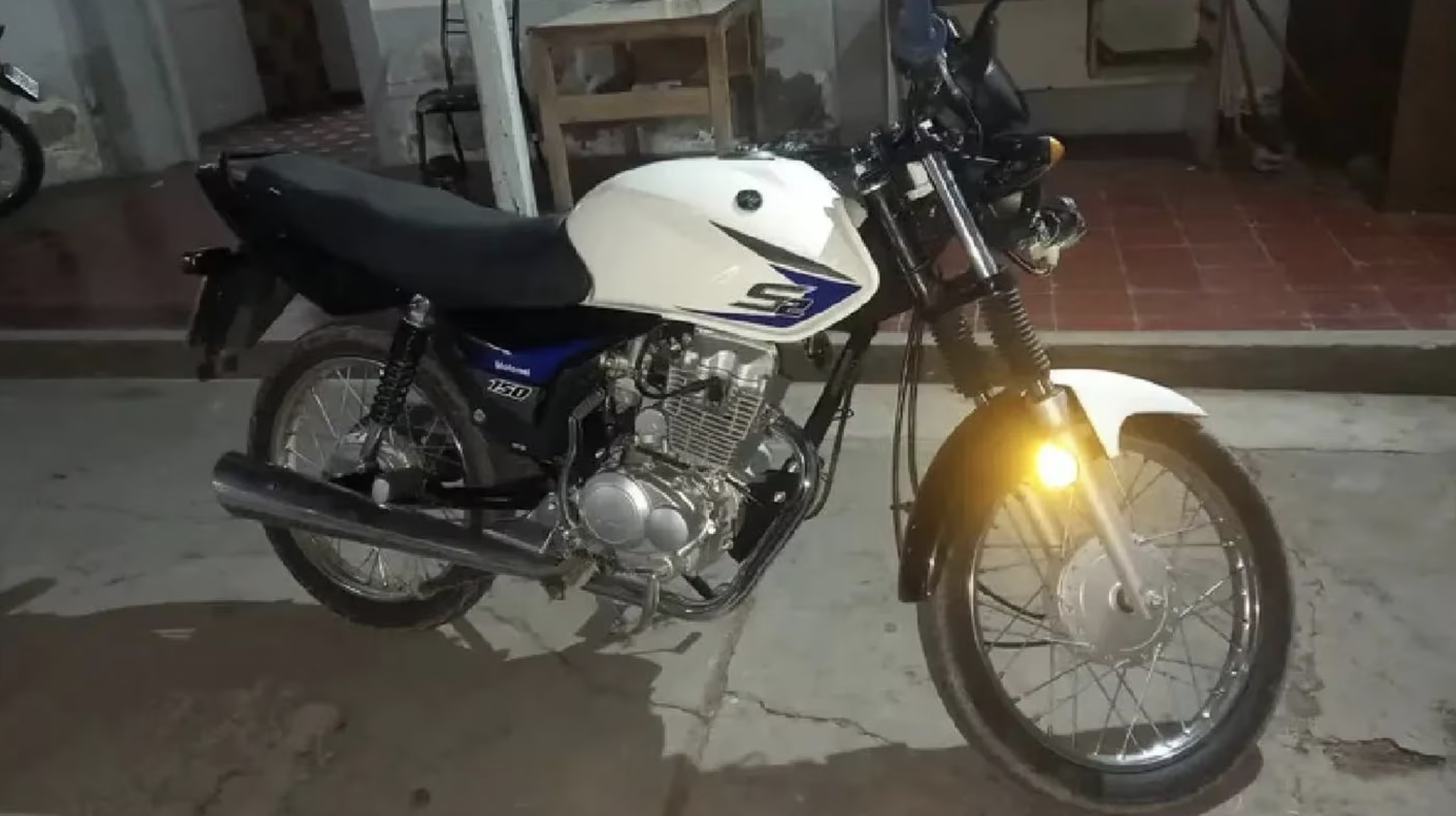 Adolescente roubou mota e escondeu-a na casa dos avós. Mas a avó deu-lhe uma lição e denunciou-o à polícia