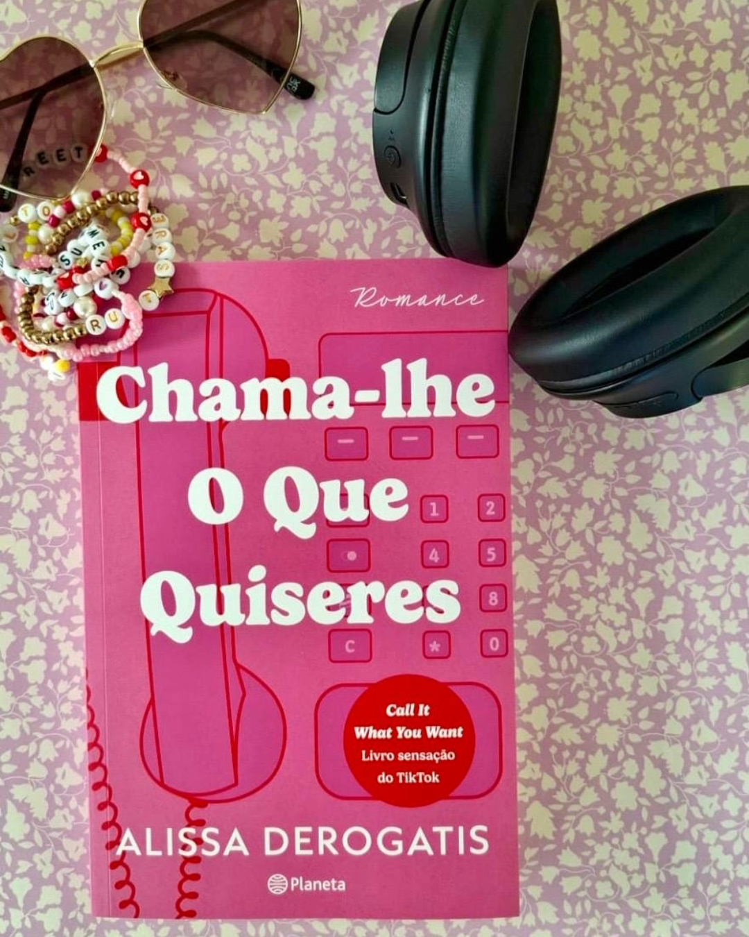 “Chama-lhe o que Quiseres”. O romance sensação com inspiração em Taylor Swift que não pode perder