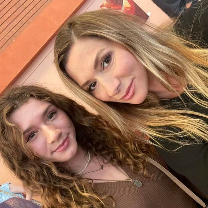 Filha liga à mãe e diz que foi raptada. Mas era um burlão com Inteligência Artificial que replicou a voz da adolescente