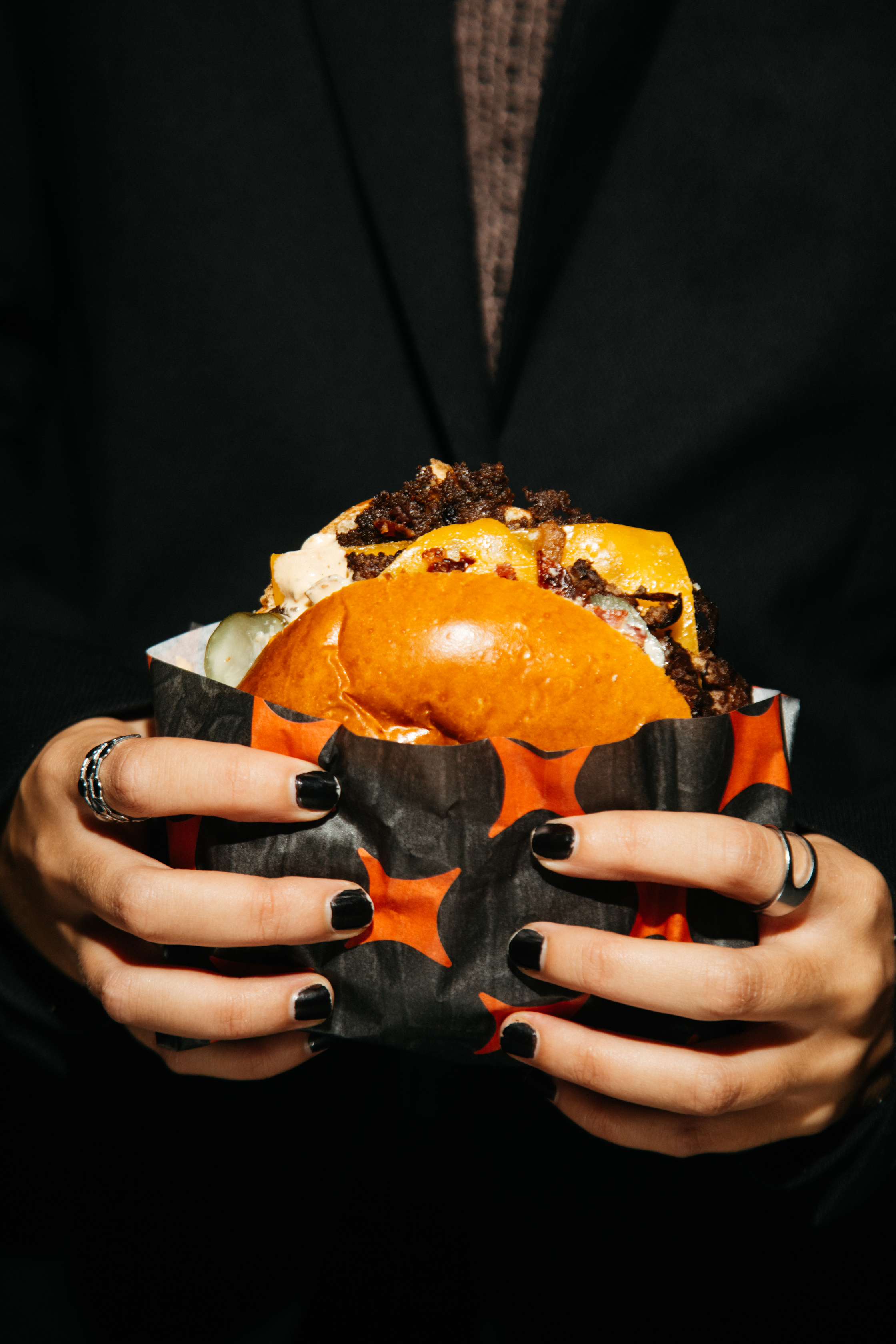 Quer comer um Brad Pitt na No.Sense? Calma, jovens, é um smash burger (e dos bons)