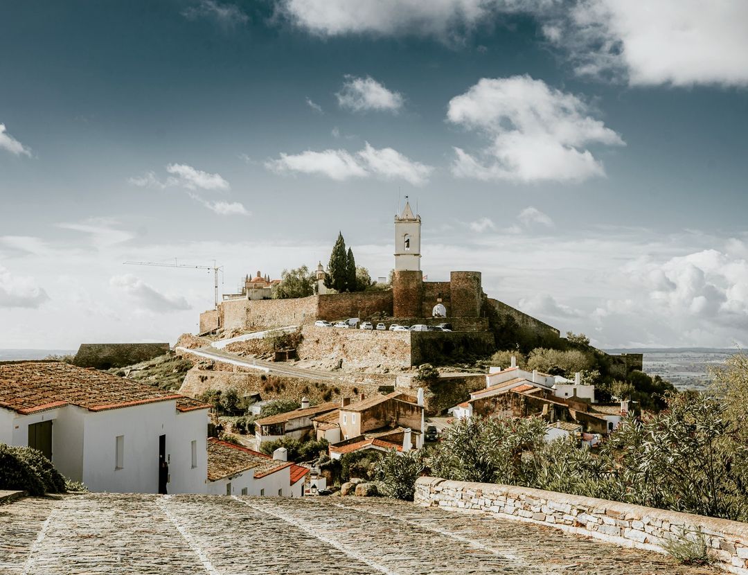Ver as estrelas e saborear o Alentejo. Guia para um fim de semana perfeito em Monsaraz