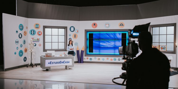 Telescola pode continuar e RTP está “absolutamente disponível” para preparar o próximo ano letivo