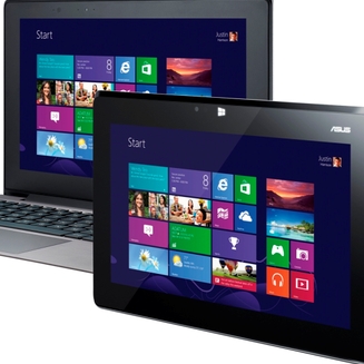 Maratonista cruza a meta com cão que salvou durante a prova