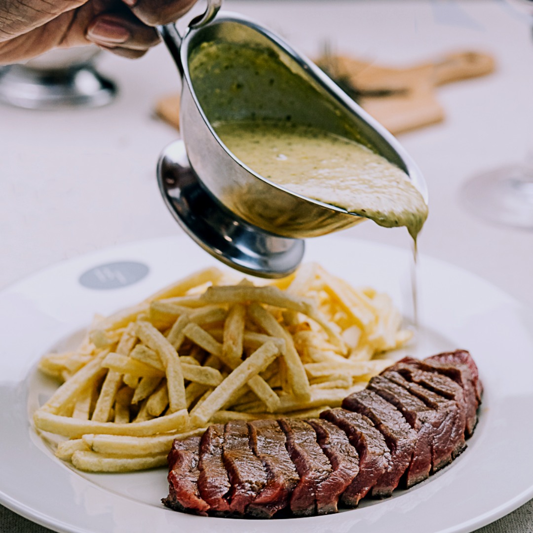 O entrecôte mais famoso de Lisboa (e com batatas à discrição) chegou a Alvalade. Veja o menu