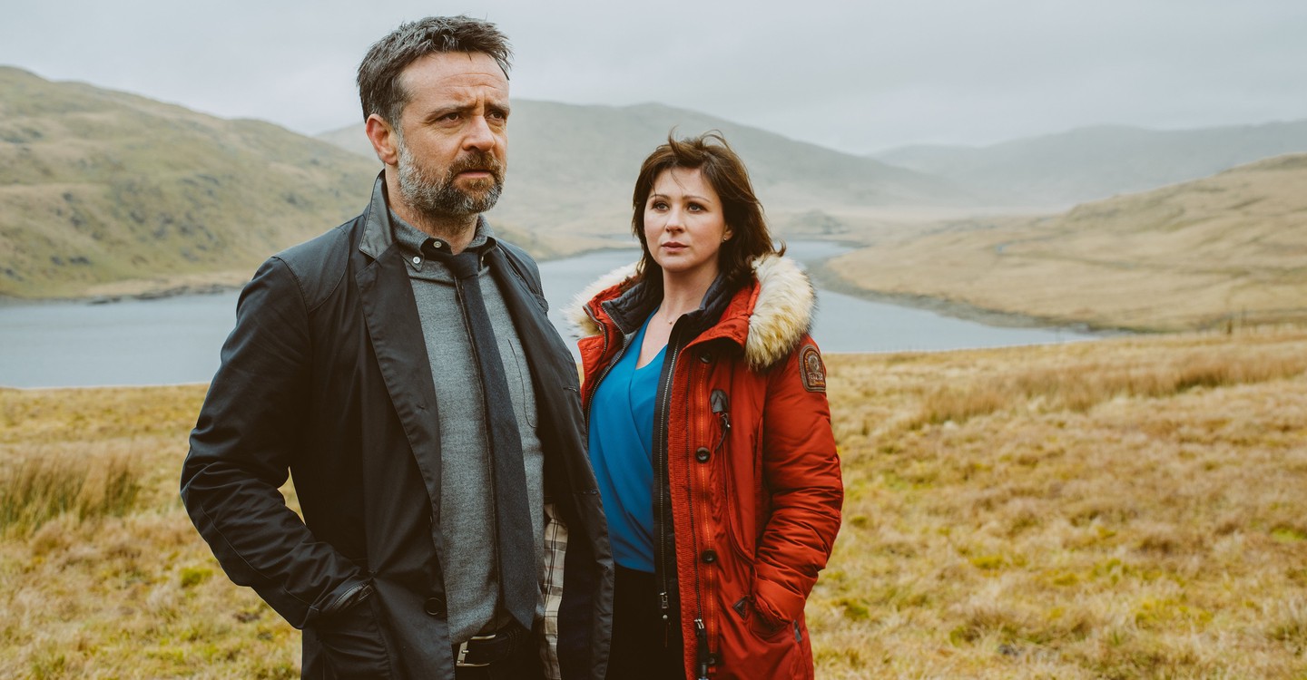 A série que ninguém está a ver. “Hinterland” é tão boa que foi filmada em duas línguas
