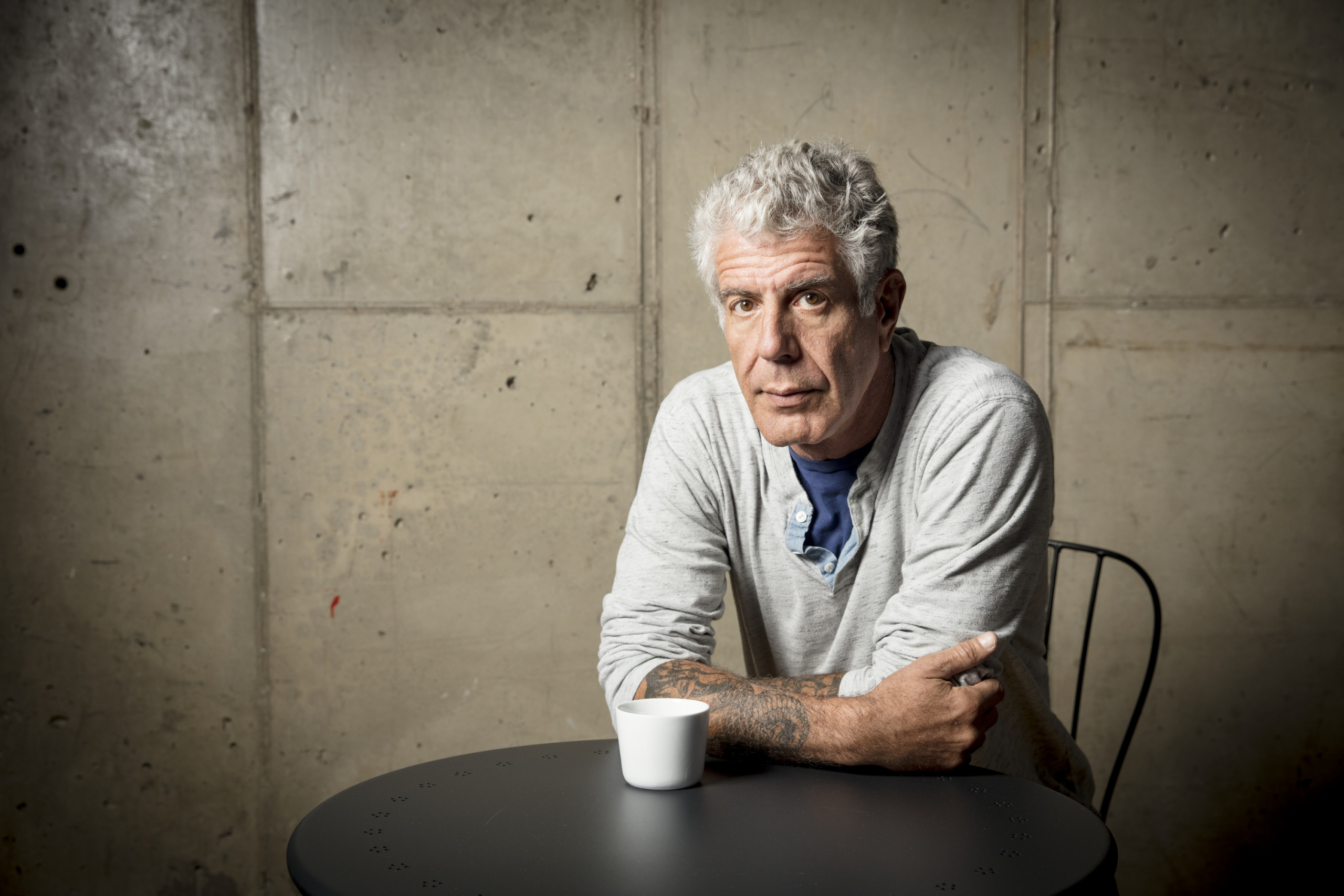 Último livro de Anthony Bourdain é publicado este ano