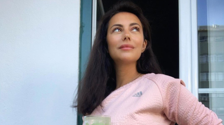 Namoro de Sofia Ribeiro chegou ao fim e atriz faz quarentena sozinha