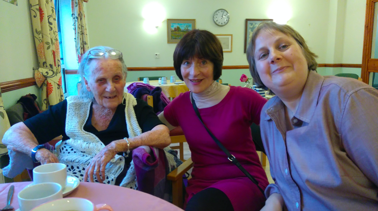 Com 99 anos, já tinha sobrevivido a uma tentativa de homicídio, uma queda de avião e a um cancro. Agora, cura-se do COVID-19