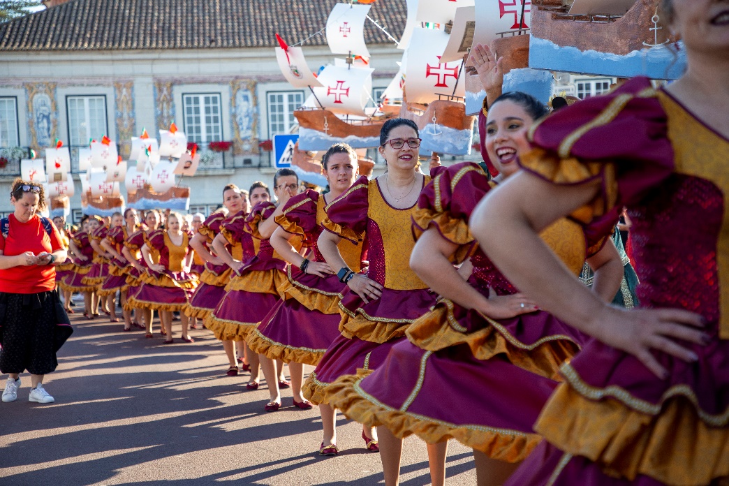 Ágata no palco, sardinha na mão. Os Santos Populares chegaram a Cascais e a festa é à borla