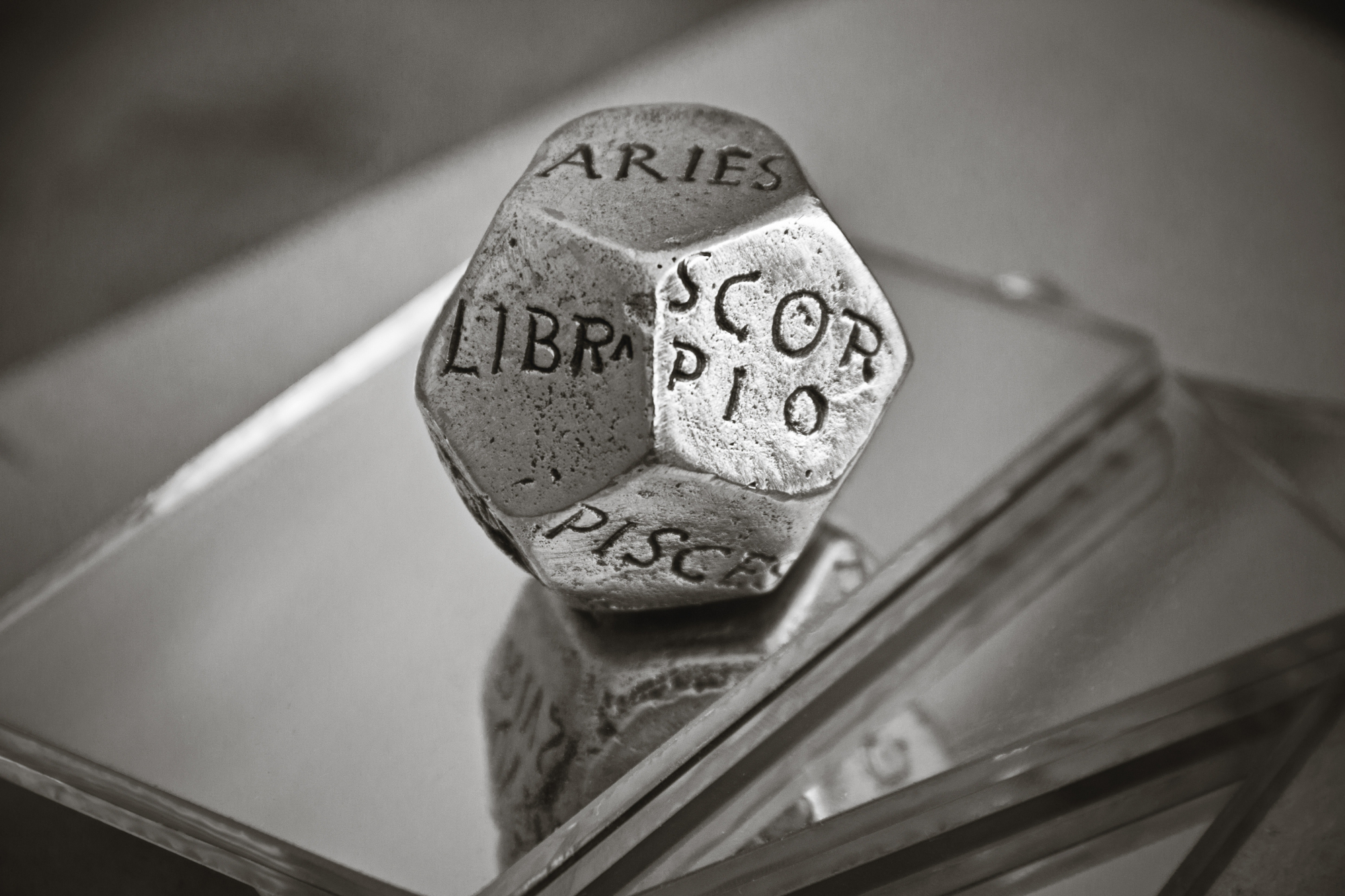 A astrologia existe há milhares de anos, mas agora lemos as estrelas no telemóvel