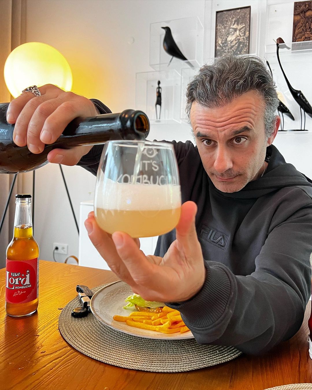 Depois da kombucha, Rui Unas lança nova bebida. Conheça o espumante de chá The Lord