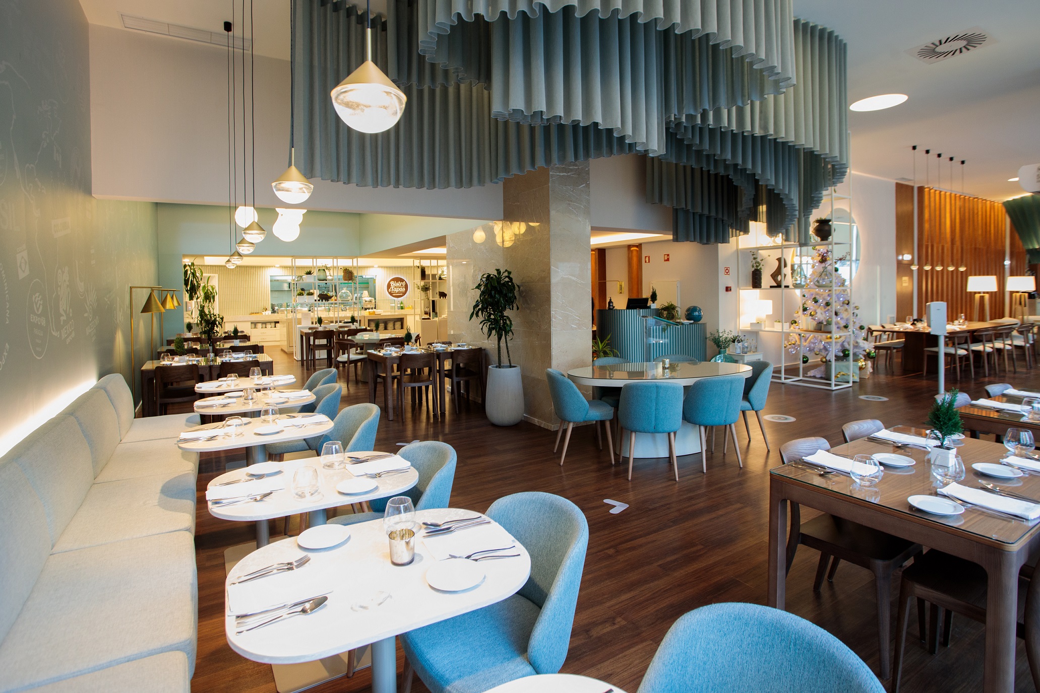 Mélia Lisboa Oriente tem novo almoço buffet temático com comidas do mundo para homenagear a Expo98