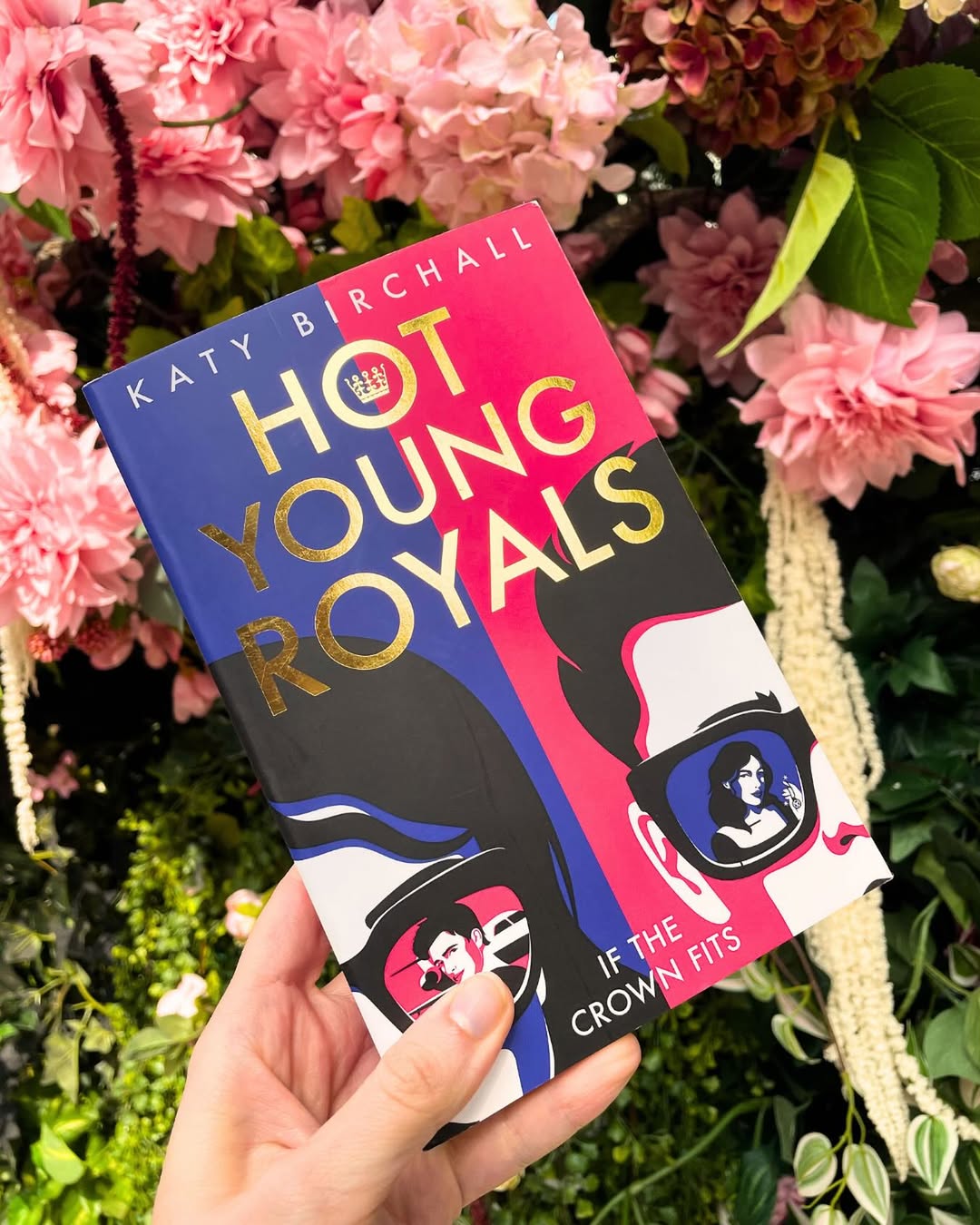 Realeza, escândalos e um falso namoro. “Ricos, Jovens e de Sangue Azul” é o novo livro a não perder