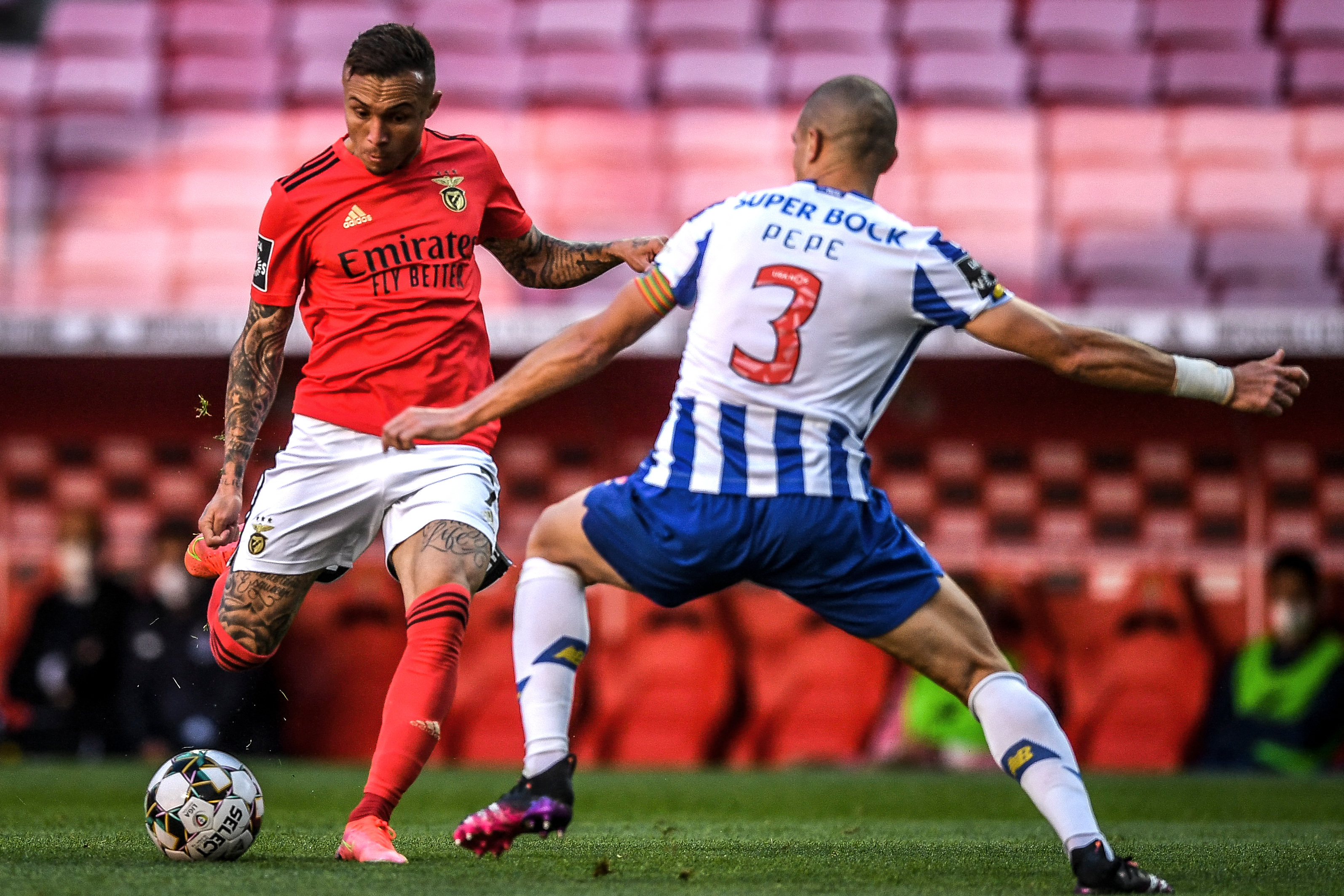 VÍDEO: Rennes vê o golo do empate anulado, aos 90'+11', por uma razão  insólita - Liga Europa - SAPO Desporto