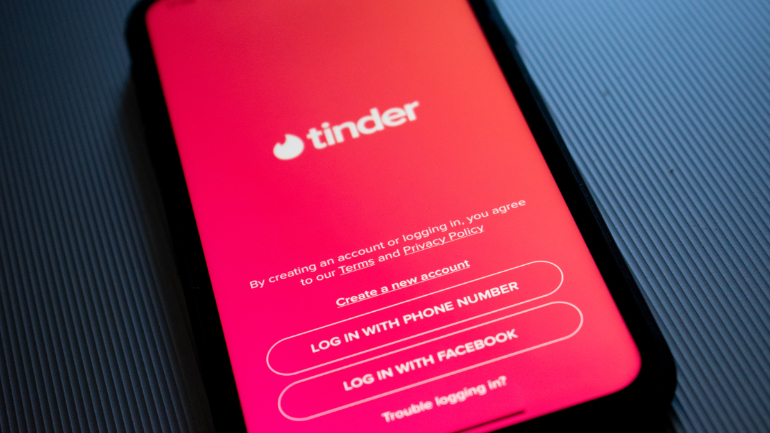 Tinder vai ter botão de alarme para situações de emergência