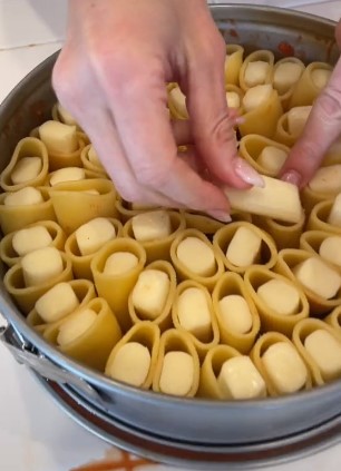 Há uma nova receita viral no TikTok — e continua a ser para amantes de queijo (muito queijo)