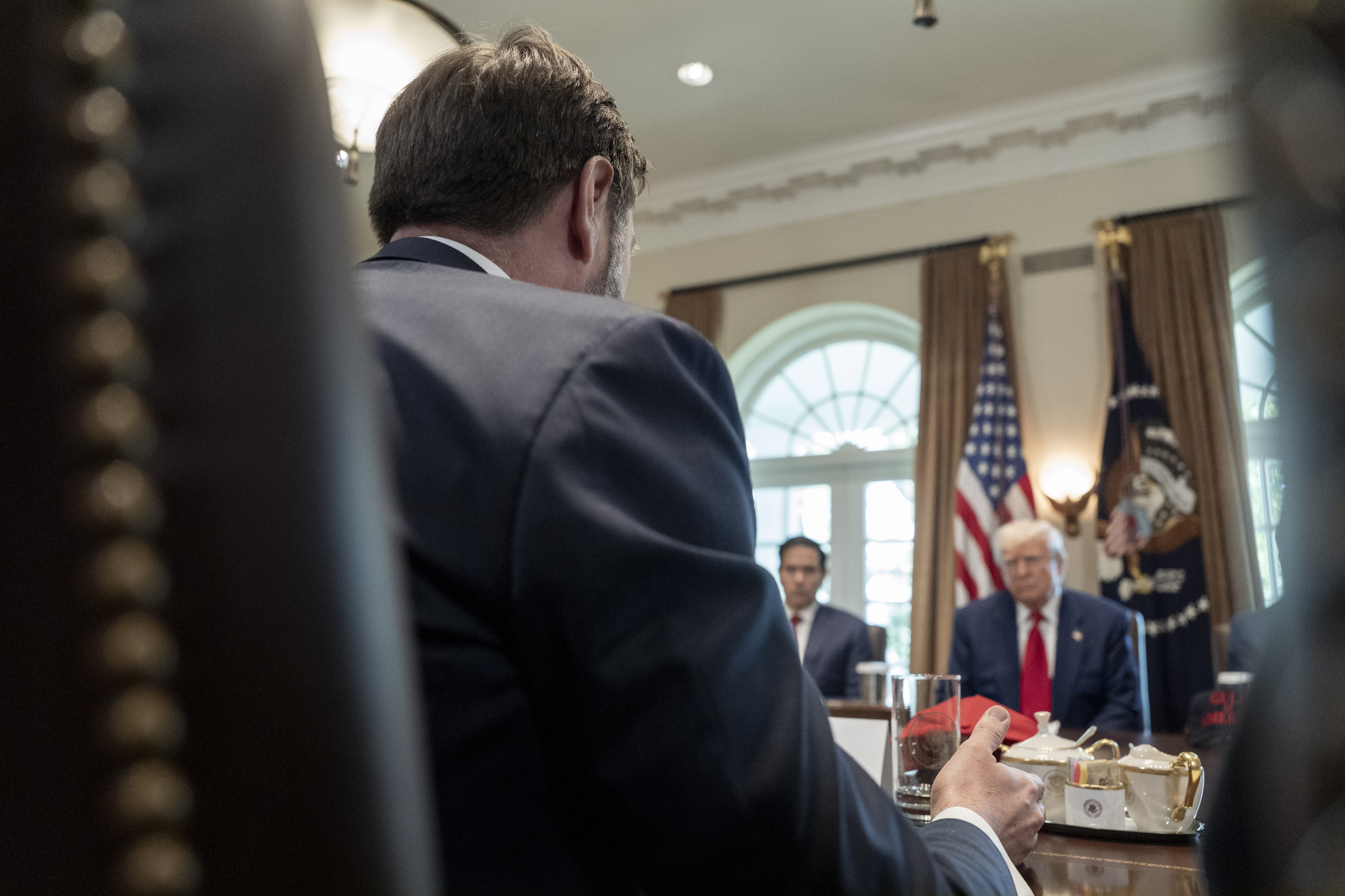 Nos Estados Unidos: Senado rejeita resolução para bloquear tarifas de Trump