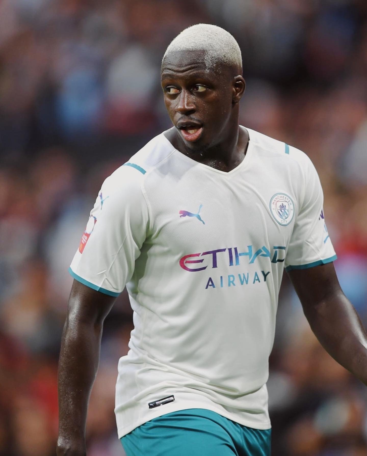 Benjamin Mendy acusado de 8 violações. Numa só noite, 3 mulheres foram atacadas e “passadas” entre o futebolista e um amigo
