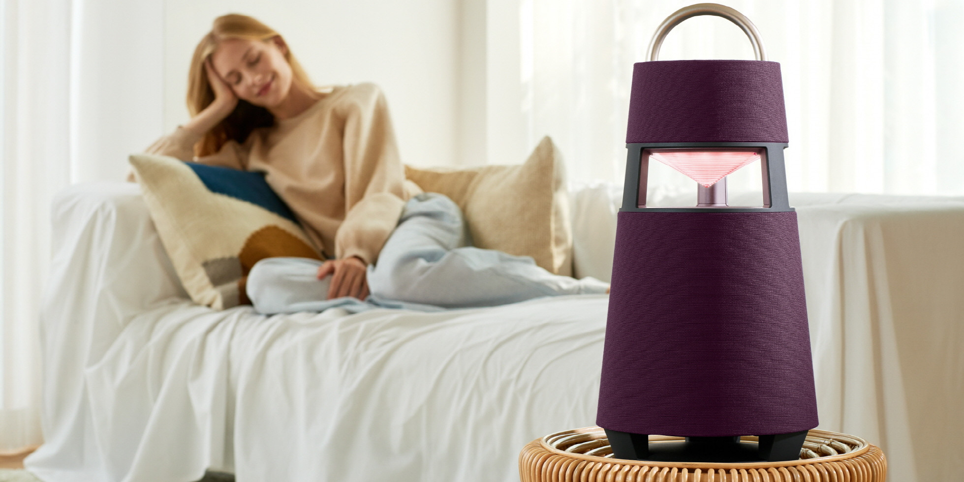 Coluna XBOOM 360 da LG foi criada para oferecer som potente tanto no interior como exterior da casa