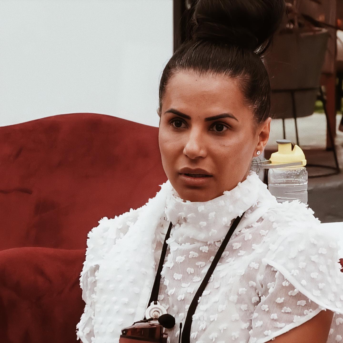 Os dramas de Jaciara. Empresária chora por não ter recebido mensagem dos filhos e culpa Jay e Jardel