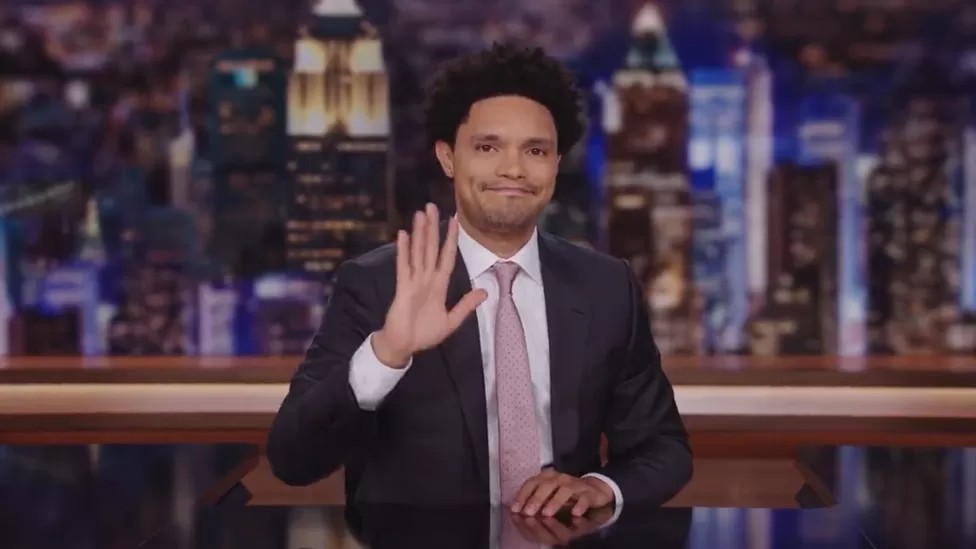 Trevor Noah sai do “The Daily Show” ao fim de 7 anos. “O meu tempo acabou”