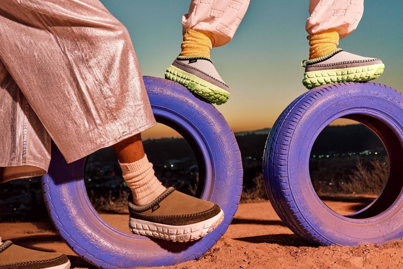 Giras ou só estranhas? As novas sandálias UGG são arrojadas (e vão dividir opiniões)