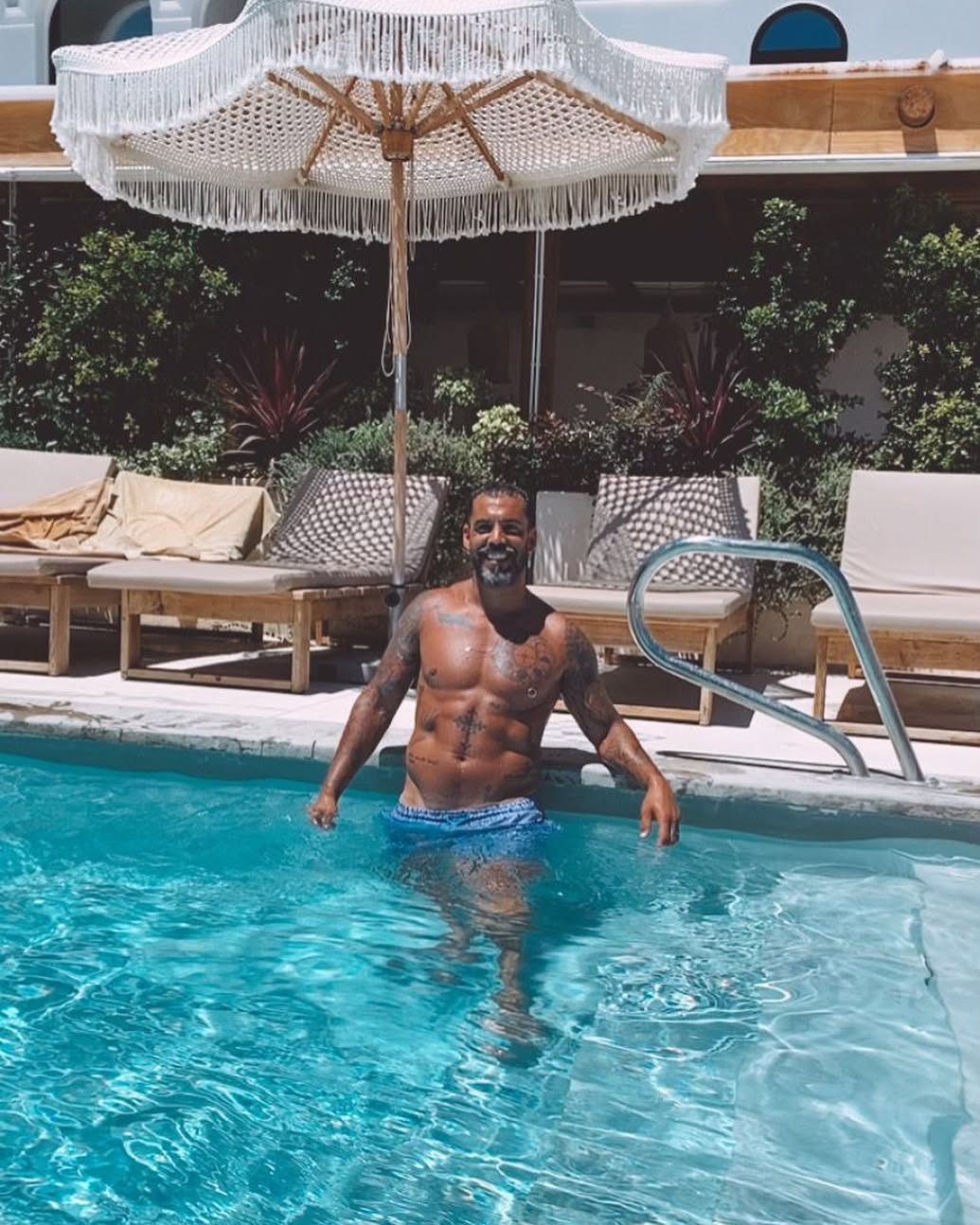 Ex-jogador de futebol do “Secret Story” continua em forma. 20 fotos de Bruno Simão