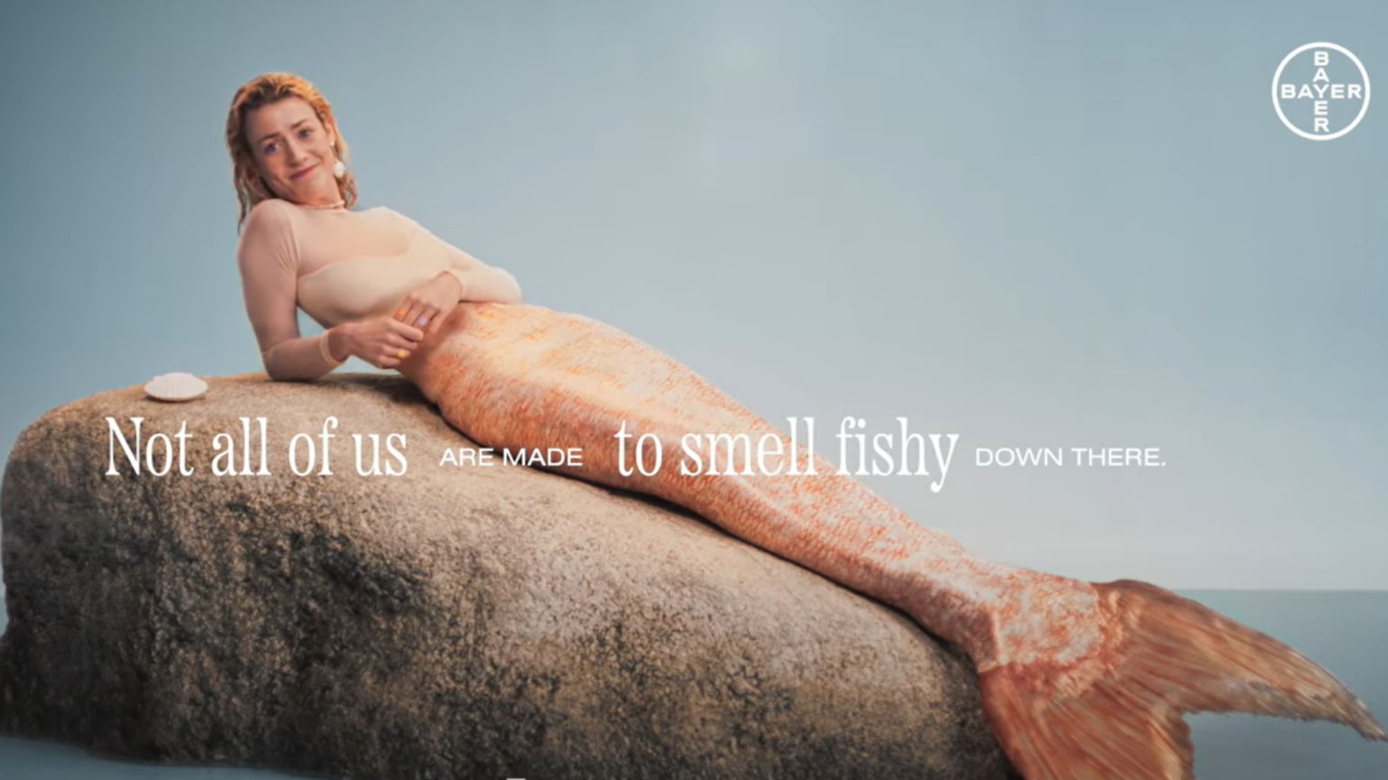 “Cheirar a peixe lá em baixo”. Campanha publicitária sobre higiene íntima feminina causa polémica