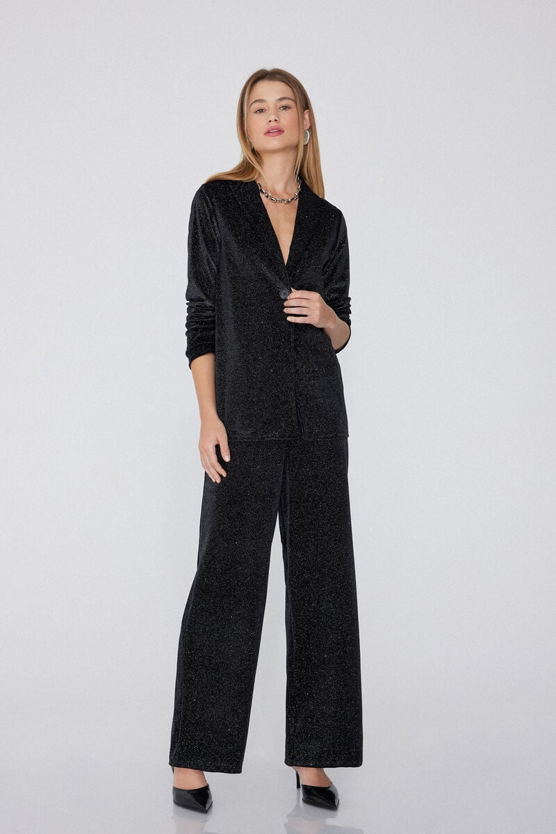 Este fato de veludo brilhante da Tezenis é o look tendência da estação (e nada caro)