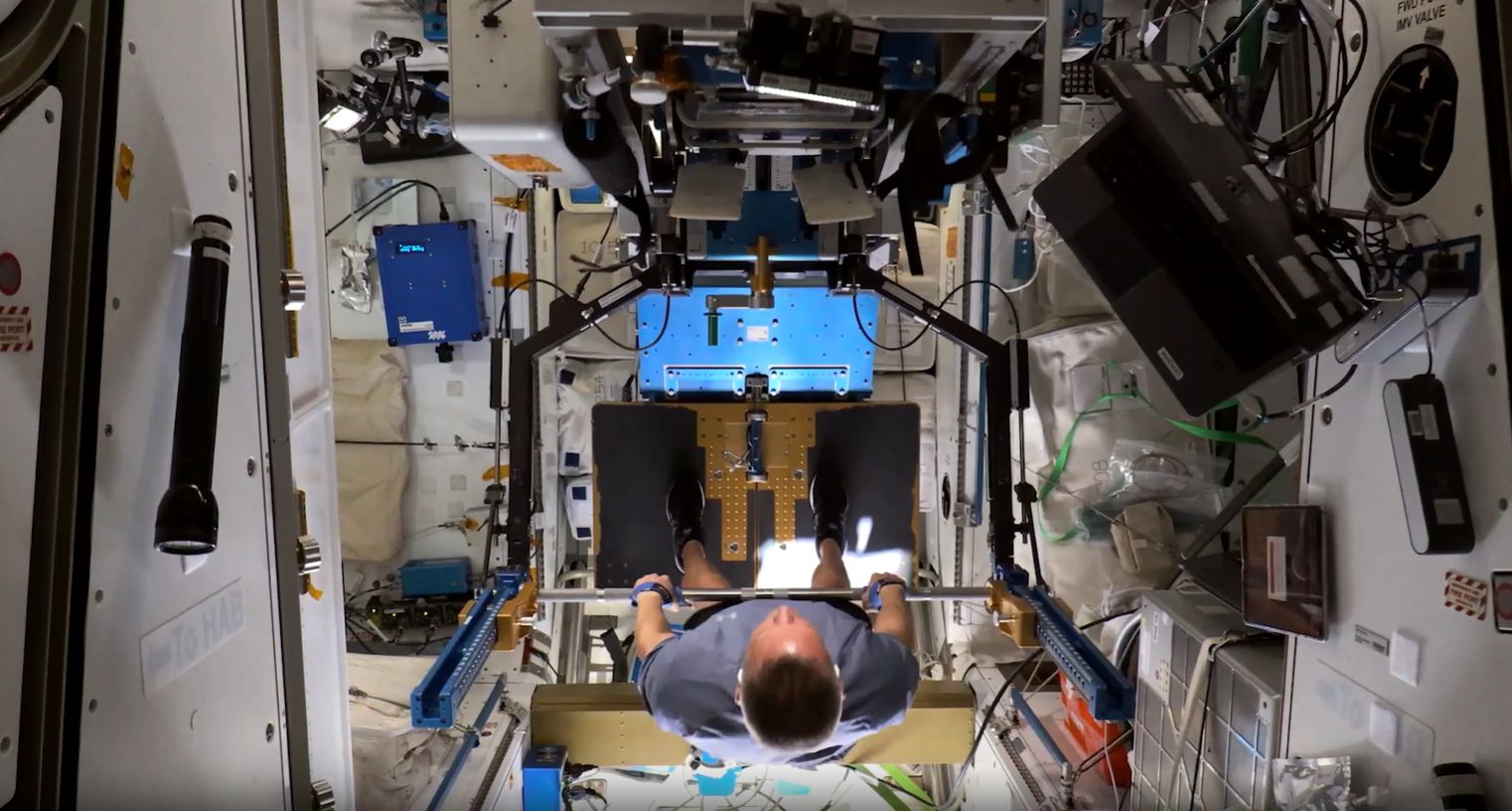 Astronautas já treinam na ISS a pensar nas futuras viagens à Lua e a Marte