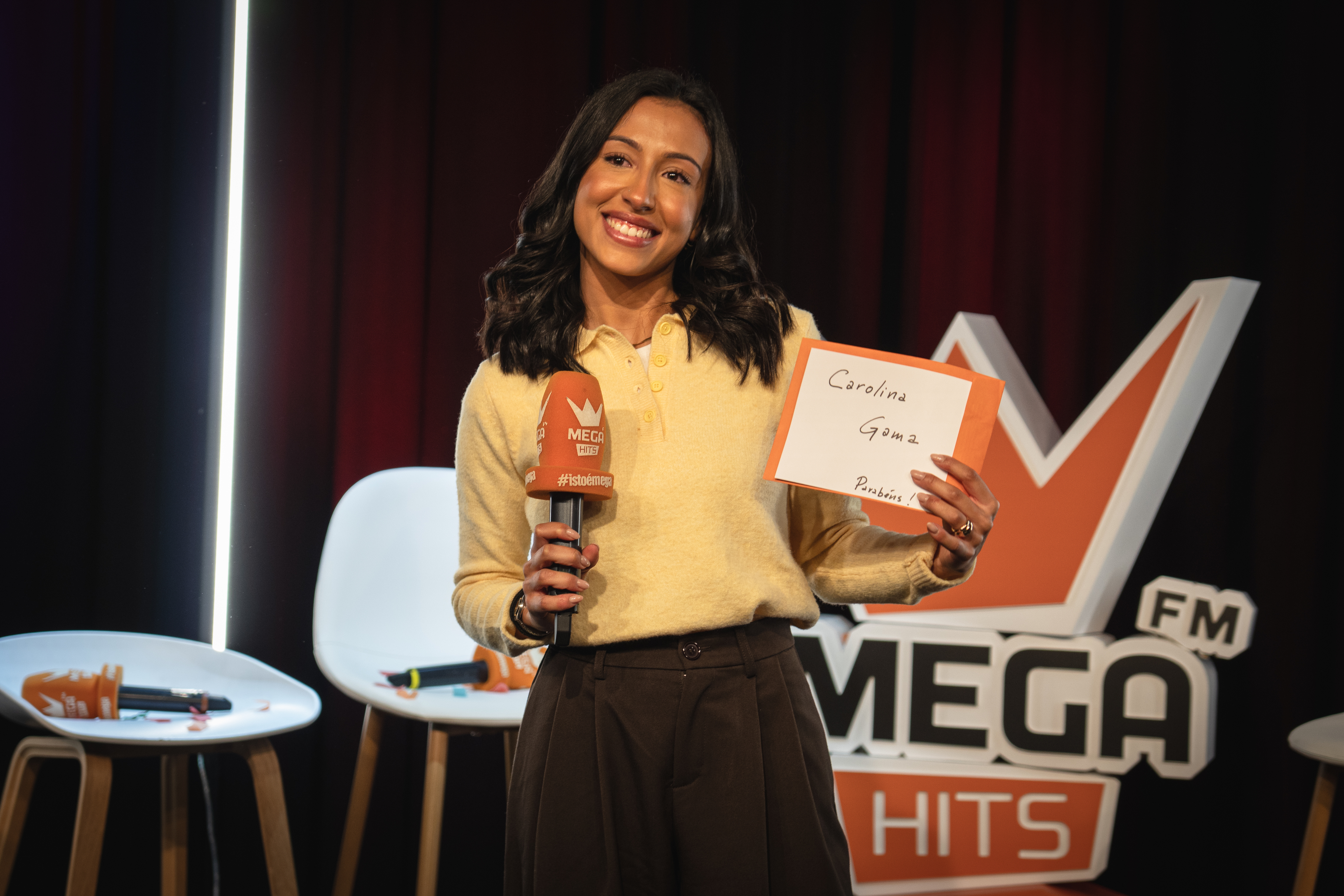 Carolina Gama é a nova voz da MegaHits. “Não concordo quando dizem que só com uma licenciatura é que podemos chegar aqui”